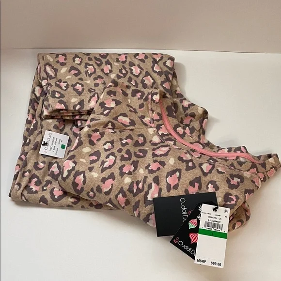 NWT Cuddl Duds Tan, Brown & Pink Leopard Print Lounge Top - Picture 1 of 7
